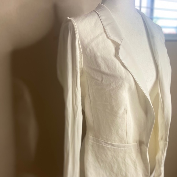 Lola and Sophie blazers - Picture 3 of 7